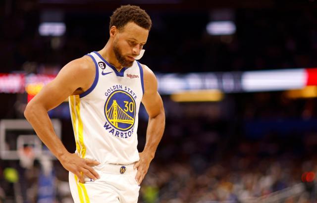 mk体育APP-四连败胜率直逼湖人！勇士顶配首发难填替补大坑